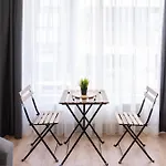 Apartment New Modern & Cozy With Free Parking