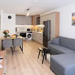 New Modern & Cozy With Free Parking Varna