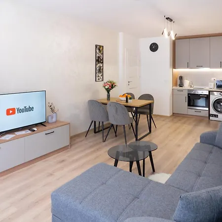 New Modern & Cozy With Free Parking Appartamento